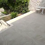 Bungevilia شقة Gruda