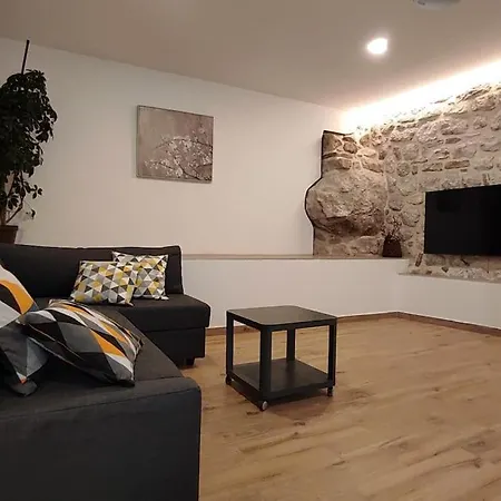 Bungevilia Apartment