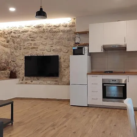 Apartment Bungevilia *